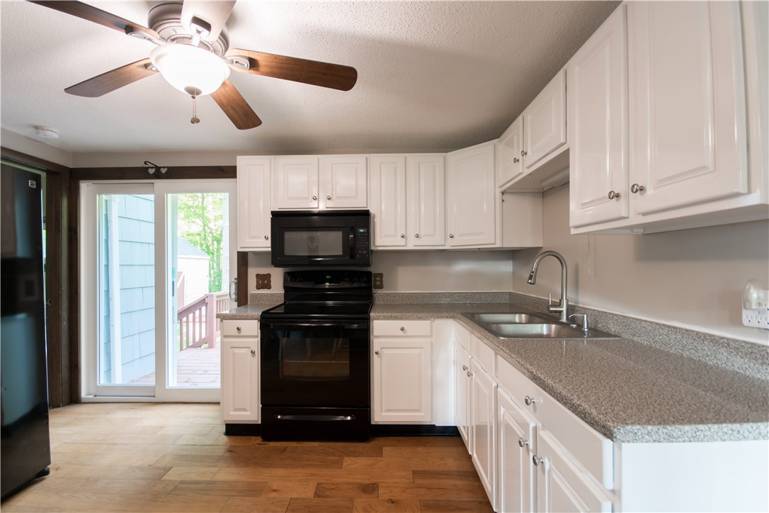 52 Restful Valley Road Tiverton, RI 02878 - Photo 3 of 22 Gallery Image 3