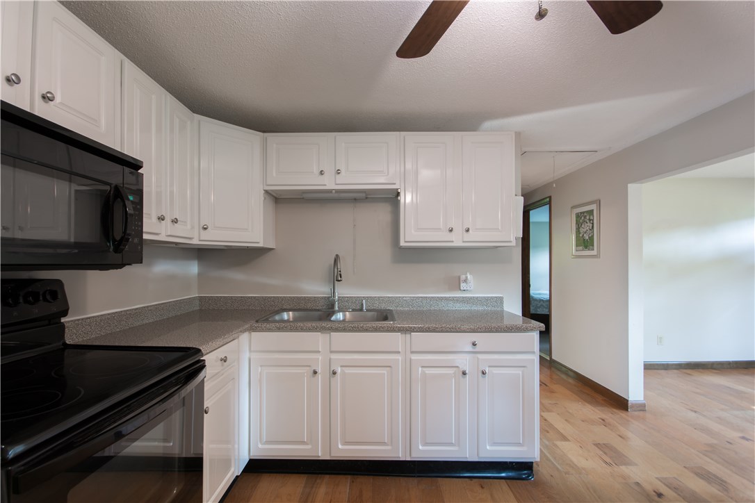 52 Restful Valley Road Tiverton, RI 02878 - Photo 4 of 22 Gallery Image 4