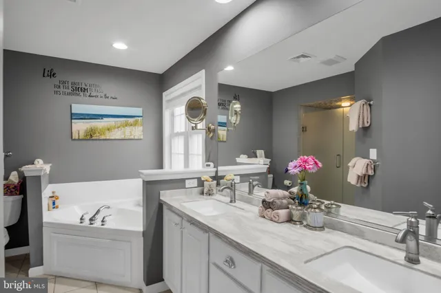 $438,900 | 100 Longwood Drive, Mechanicsburg, PA 17050