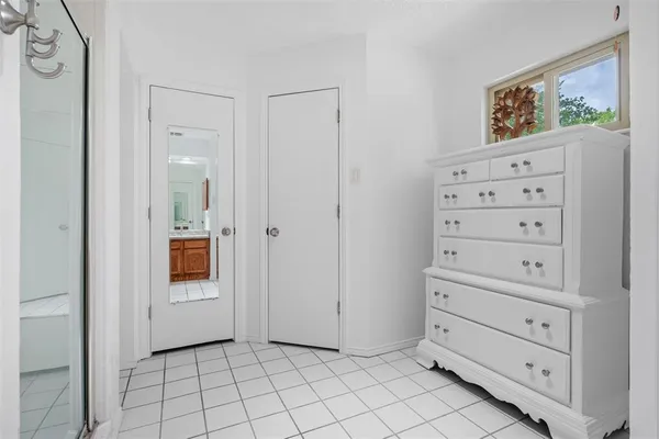 $395,000 | 711 Hinsdale Drive, Arlington, TX 76006