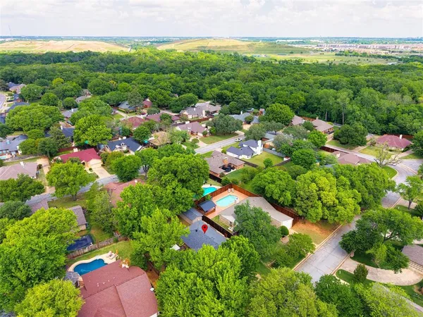 $395,000 | 711 Hinsdale Drive, Arlington, TX 76006