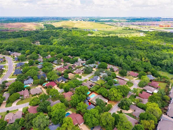 $395,000 | 711 Hinsdale Drive, Arlington, TX 76006