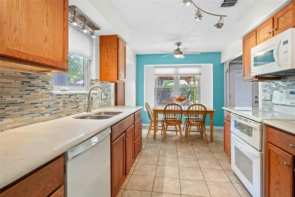 $395,000 | 711 Hinsdale Drive, Arlington, TX 76006