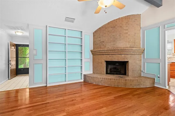 $395,000 | 711 Hinsdale Drive, Arlington, TX 76006