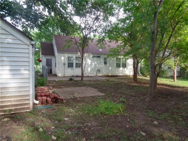 $179,750 | 6824 Laurel Avenue, Raytown, MO 64133