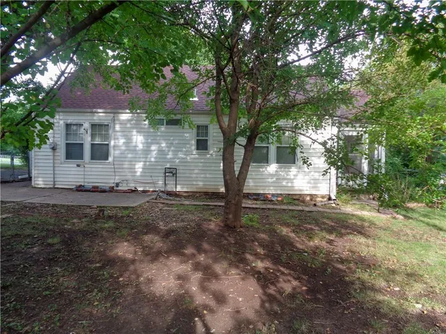 $179,750 | 6824 Laurel Avenue, Raytown, MO 64133