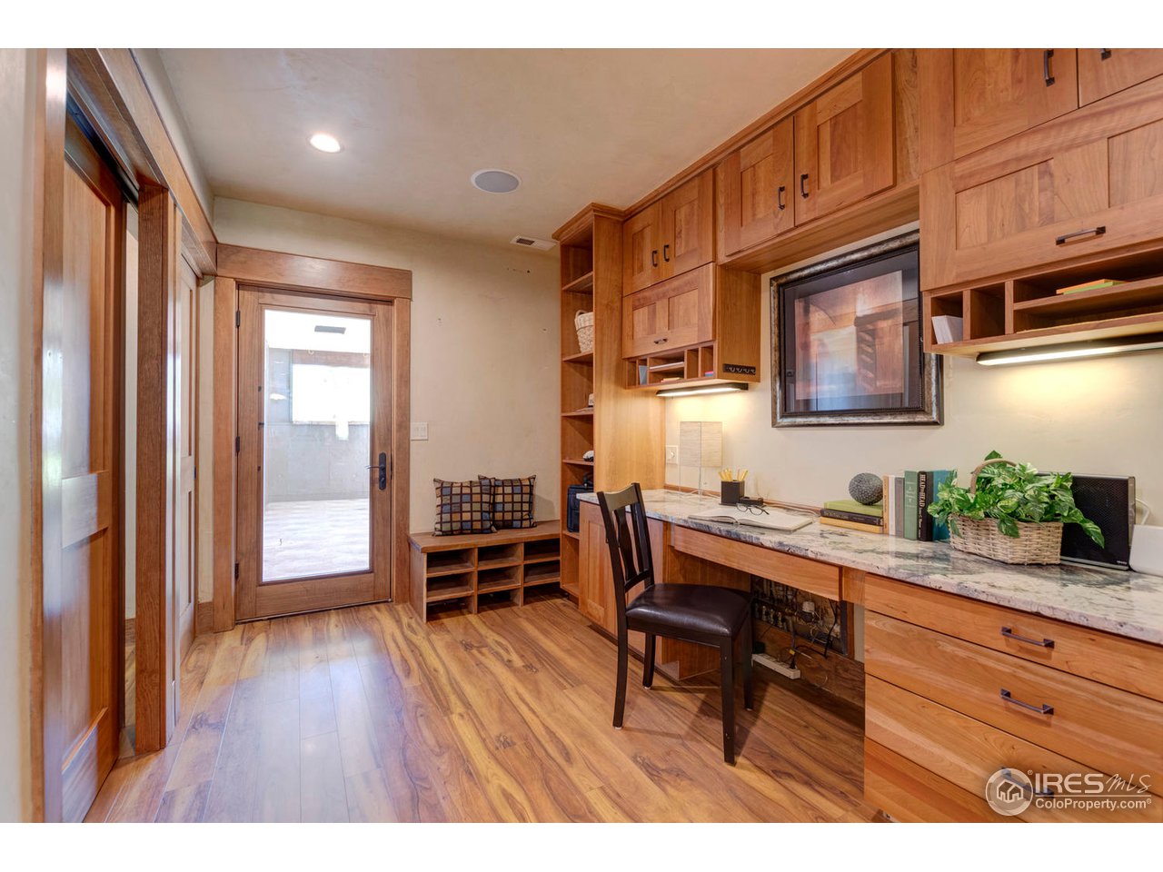 2304 West Prospect Road Fort Collins, CO 80526 - Photo 16 of 39 Built in office and bench