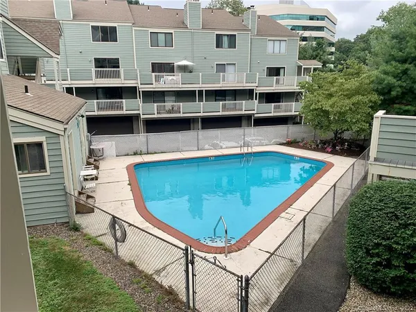 $2,350 | 3 Oakwood Drive, Unit C11, Norwalk, CT 06850
