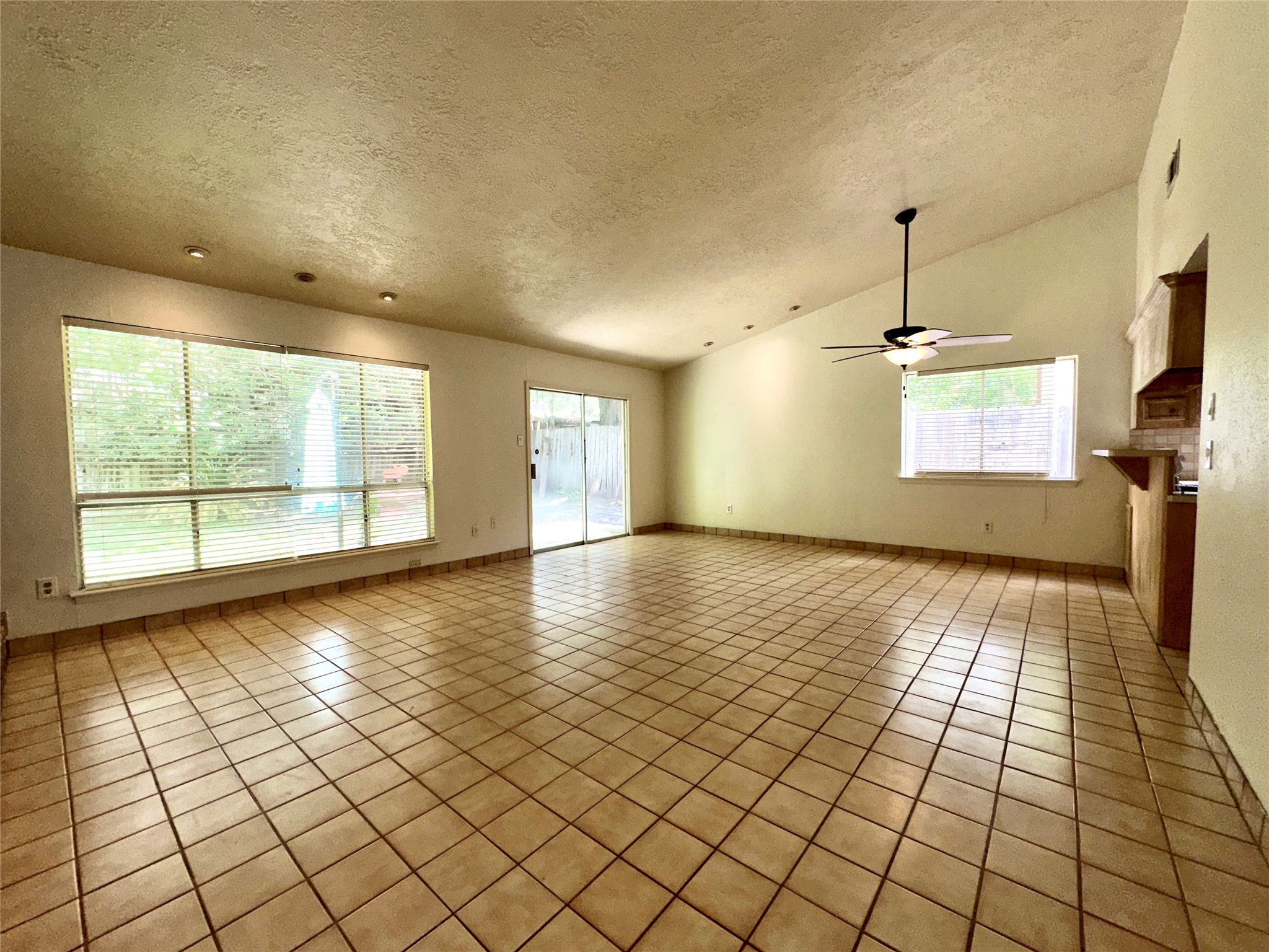 8511 Little River Road Houston, TX 77064 - Photo 9 of 19 a view of a room & window