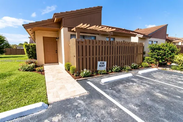 $3,000 | 13536 Southwest 11th Lane, Miami, FL 33184