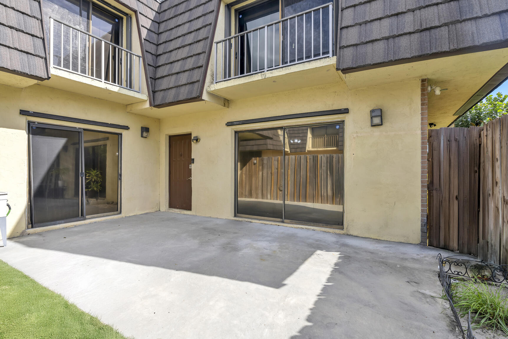 4585 Cherry Road West Palm Beach, FL 33417 - Photo 2 of 40 DSC07374