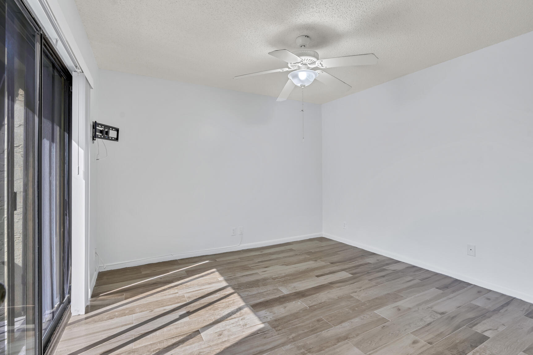 4585 Cherry Road West Palm Beach, FL 33417 - Photo 25 of 40 DSC07551