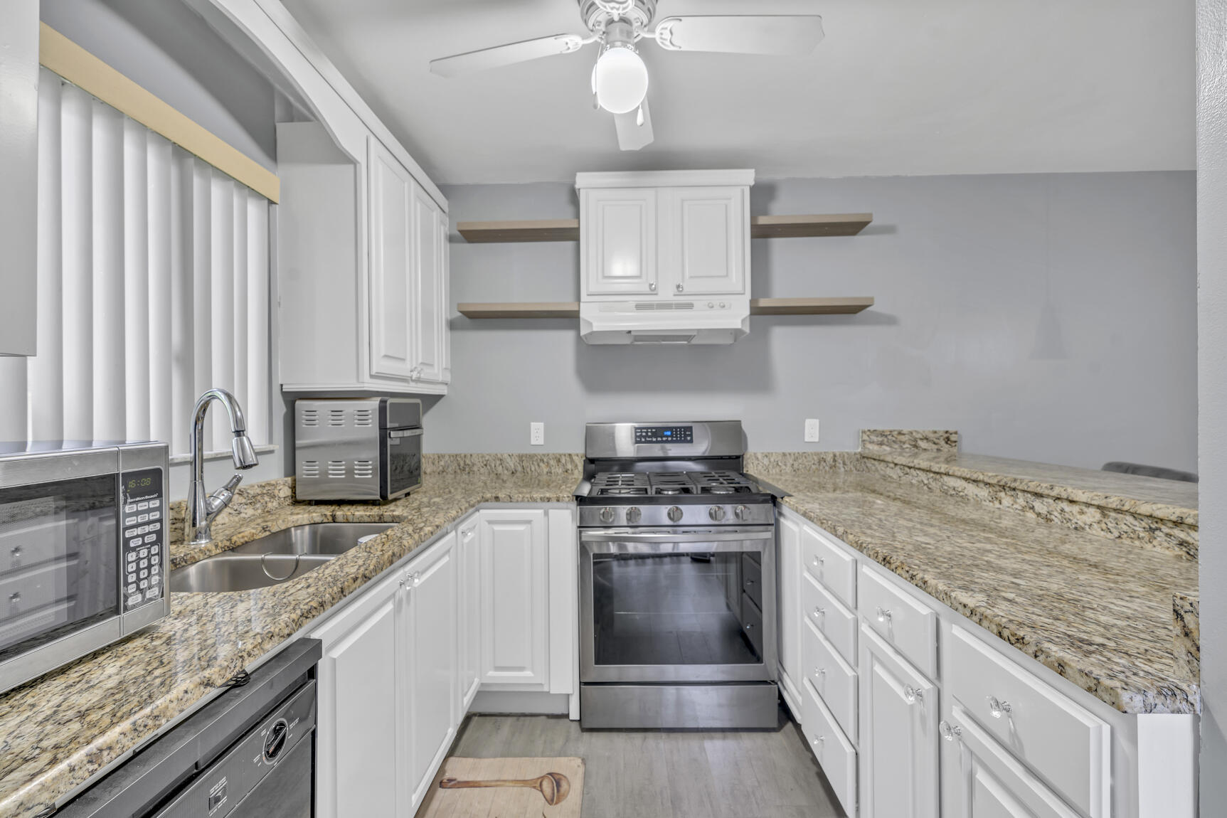 4585 Cherry Road West Palm Beach, FL 33417 - Photo 9 of 40 DSC07445