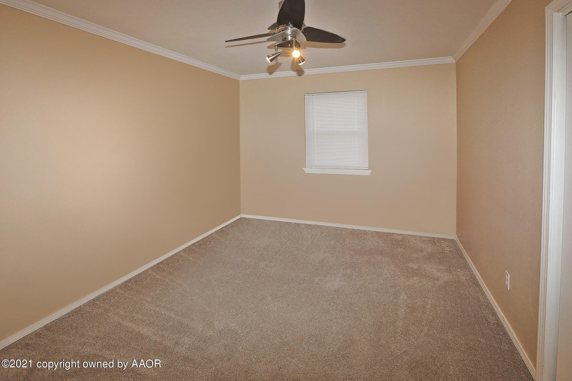 5706 Hillside Road Amarillo, TX 79109 - Photo 20 of 30 3rd Bedroom