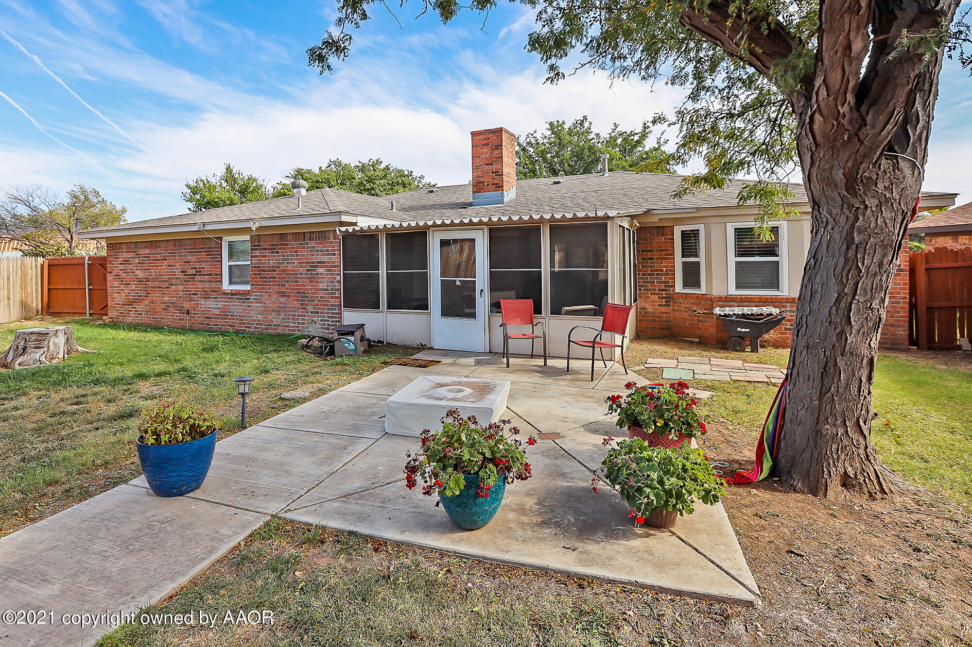 5706 Hillside Road Amarillo, TX 79109 - Photo 27 of 30 Back Patio