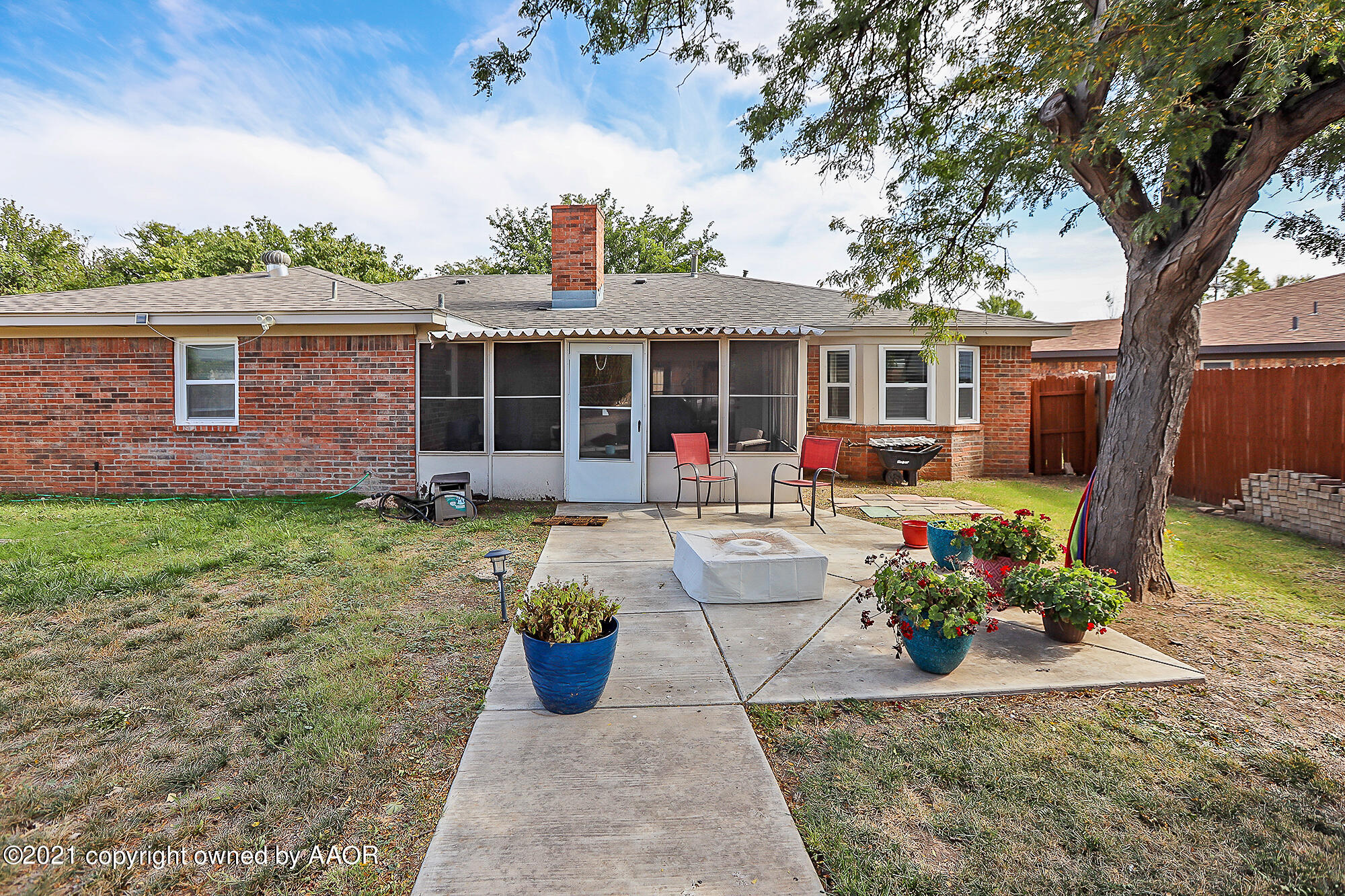5706 Hillside Road Amarillo, TX 79109 - Photo 28 of 30 Back Patio