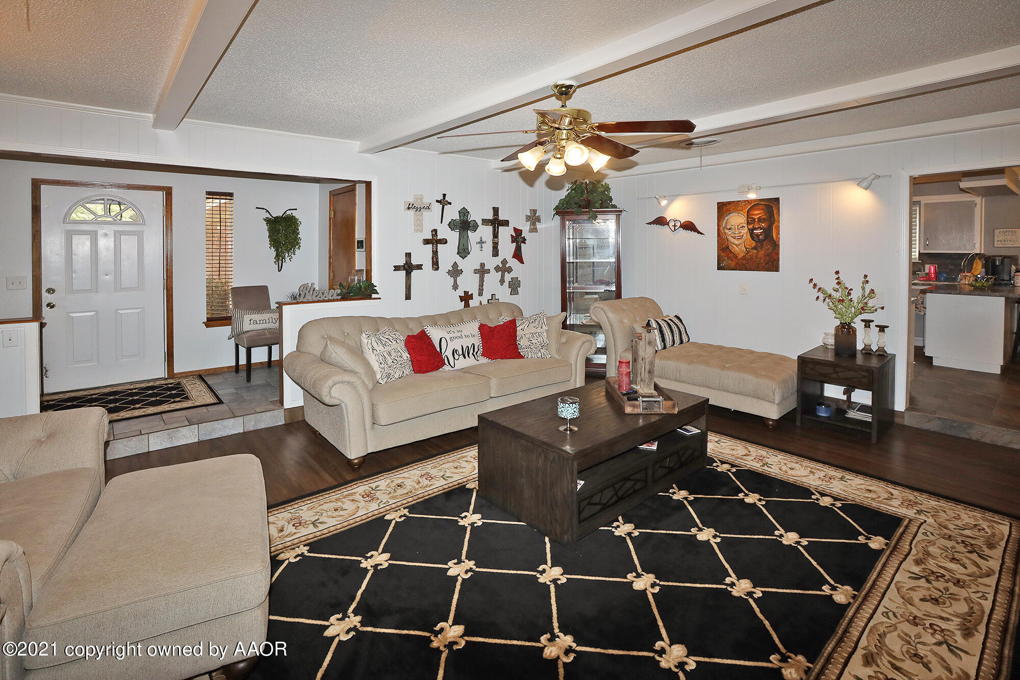 5706 Hillside Road Amarillo, TX 79109 - Photo 5 of 30 Living Area