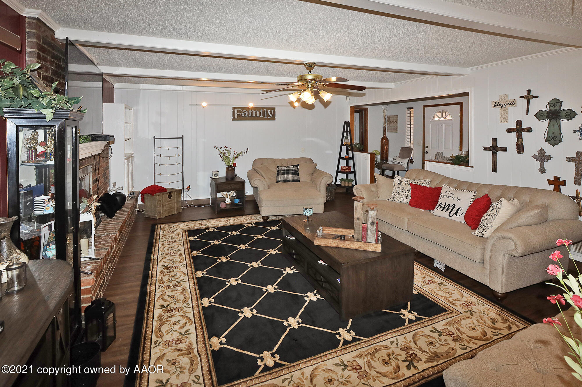 5706 Hillside Road Amarillo, TX 79109 - Photo 6 of 30 Living Area