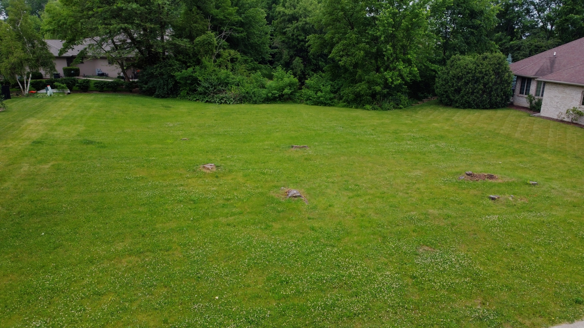 401 Jennings Drive Morris, IL 60450 - Photo 1 of 9 a view of a field of grass and trees
