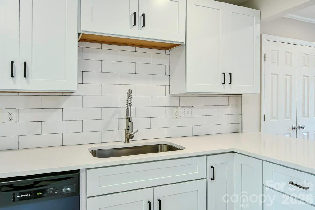 6020 Running Deer Road Charlotte, NC 28214 - Photo 5 of 20 Gallery Image 5
