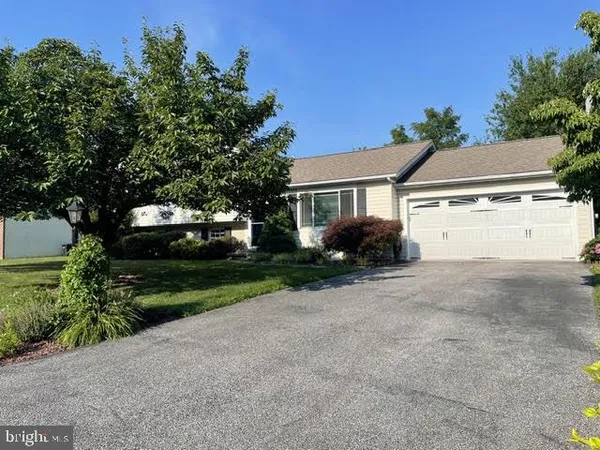 $365,000 | 30 Gardenia Drive, Hanover, PA 17331