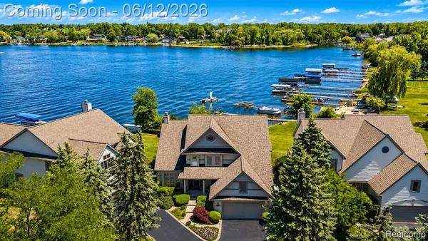 $849,000 | 3300 Mimosa Street, Walled Lake, MI 48390