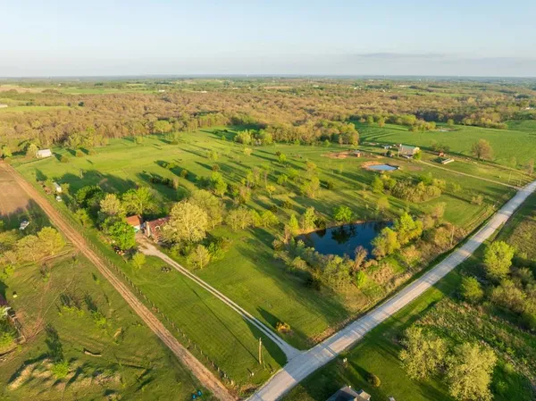 $349,000 | 719 Northwest 871st Road, Centerview, MO 64019