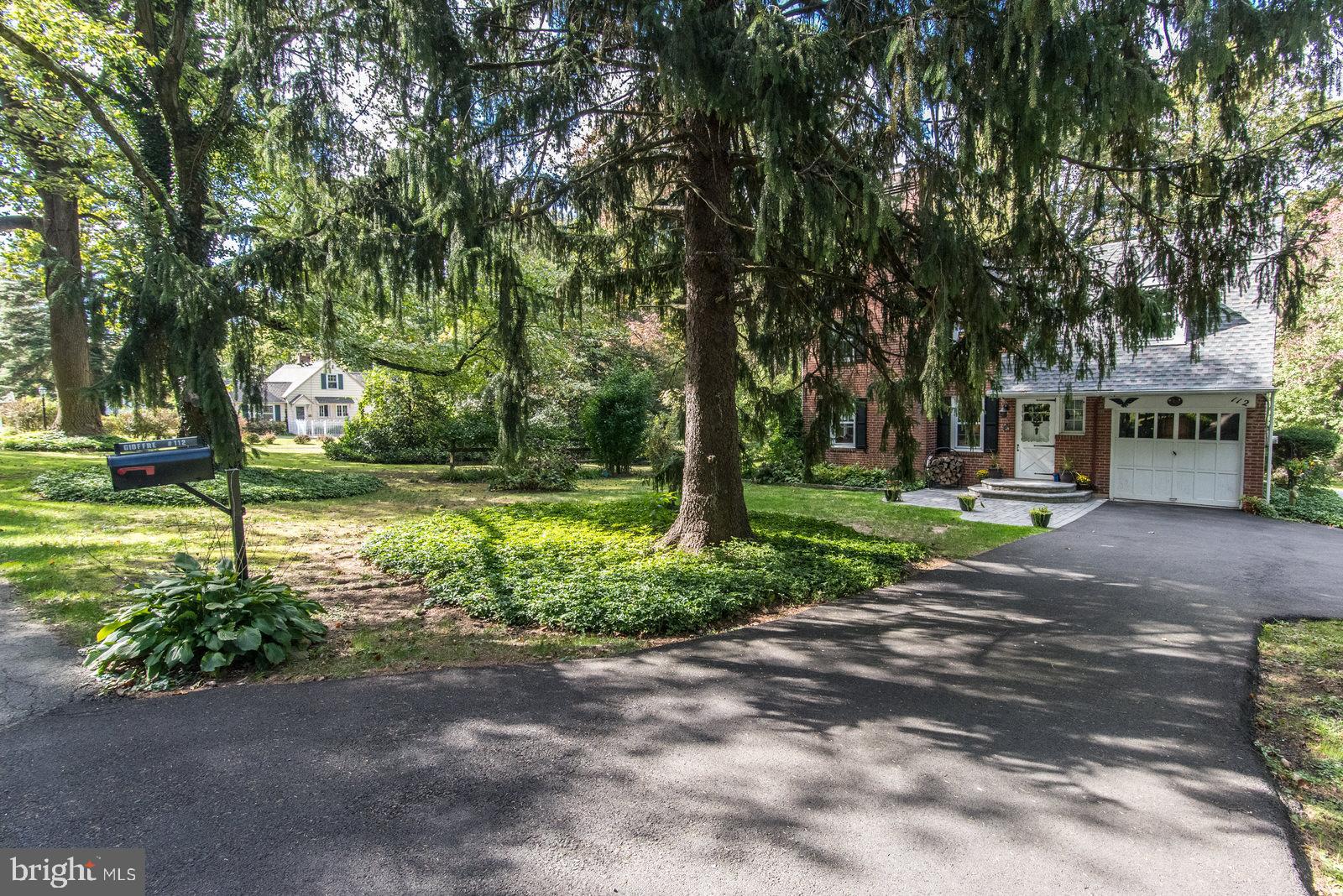112 Fairhill Road Huntingdon Valley, PA 19006 - Photo 4 of 86 Gallery Image 4
