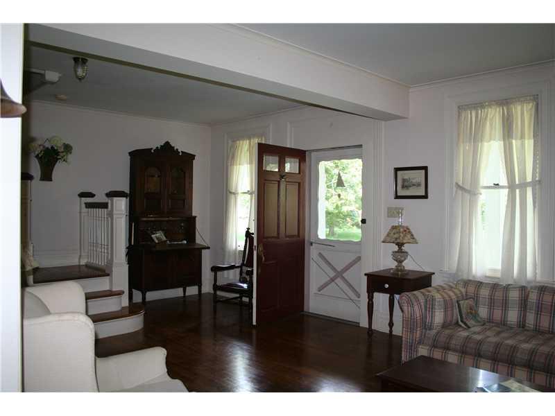 4142 Ewalt Road Gibsonia, PA 15044 - Photo 10 of 11 Living Room.