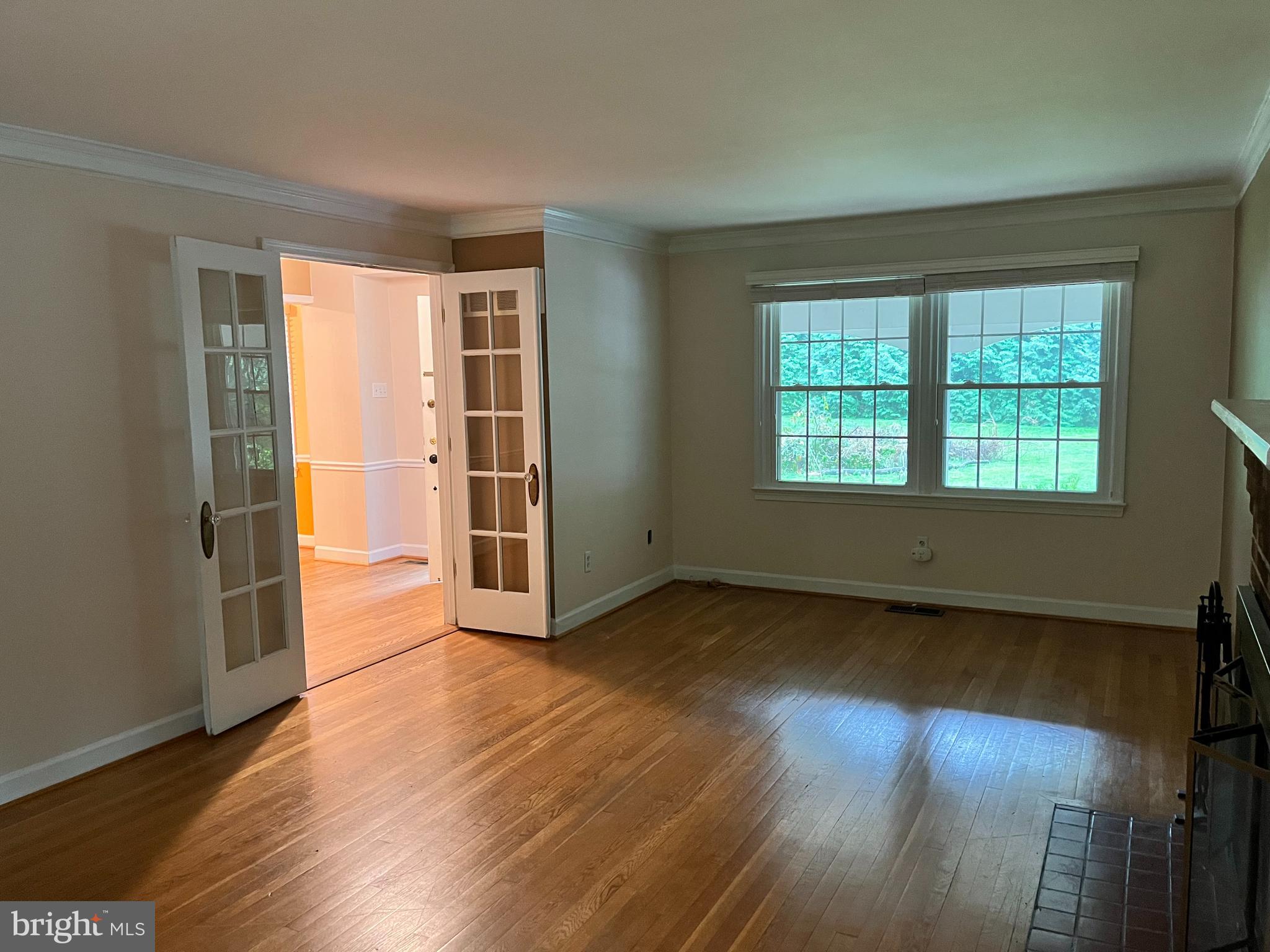 10220 Vale Road Vienna, VA 22181 - Photo 8 of 28