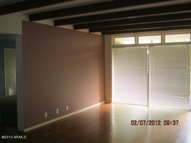 1101 East Bethany Home Road, Unit 4 Phoenix, AZ 85014 - Photo 2 of 15 family room