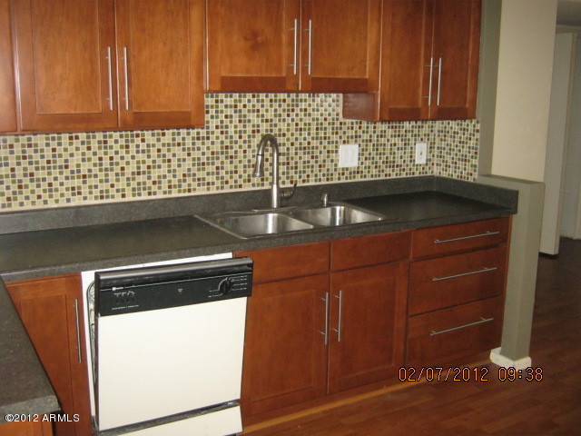 1101 East Bethany Home Road, Unit 4 Phoenix, AZ 85014 - Photo 4 of 15 kitchen