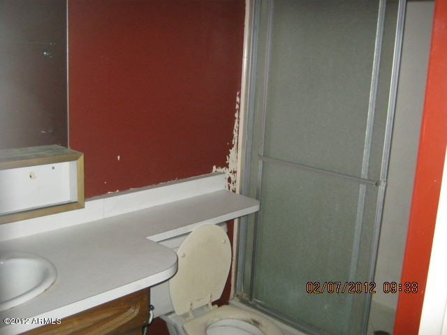 1101 East Bethany Home Road, Unit 4 Phoenix, AZ 85014 - Photo 6 of 15 bathroom 1