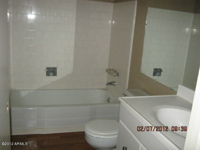 1101 East Bethany Home Road, Unit 4 Phoenix, AZ 85014 - Photo 8 of 15 bath 2