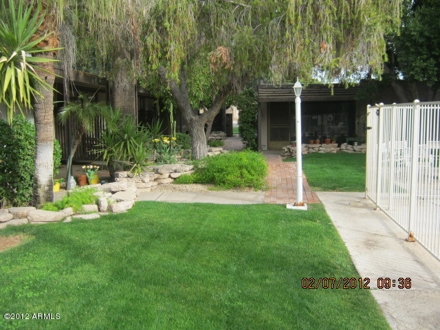 1101 East Bethany Home Road, Unit 4 Phoenix, AZ 85014 - Photo 9 of 15 common area