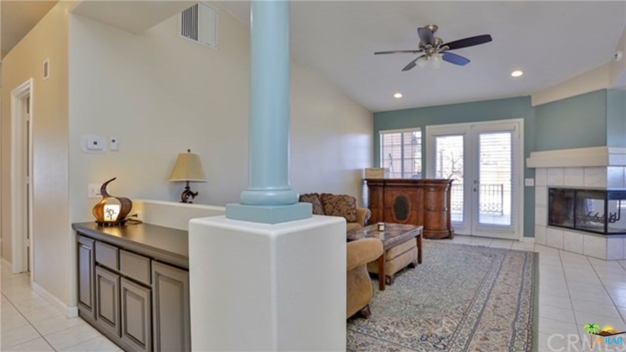 7750 Wesley Road Joshua Tree, CA 92252 - Photo 7 of 22 Family room 3