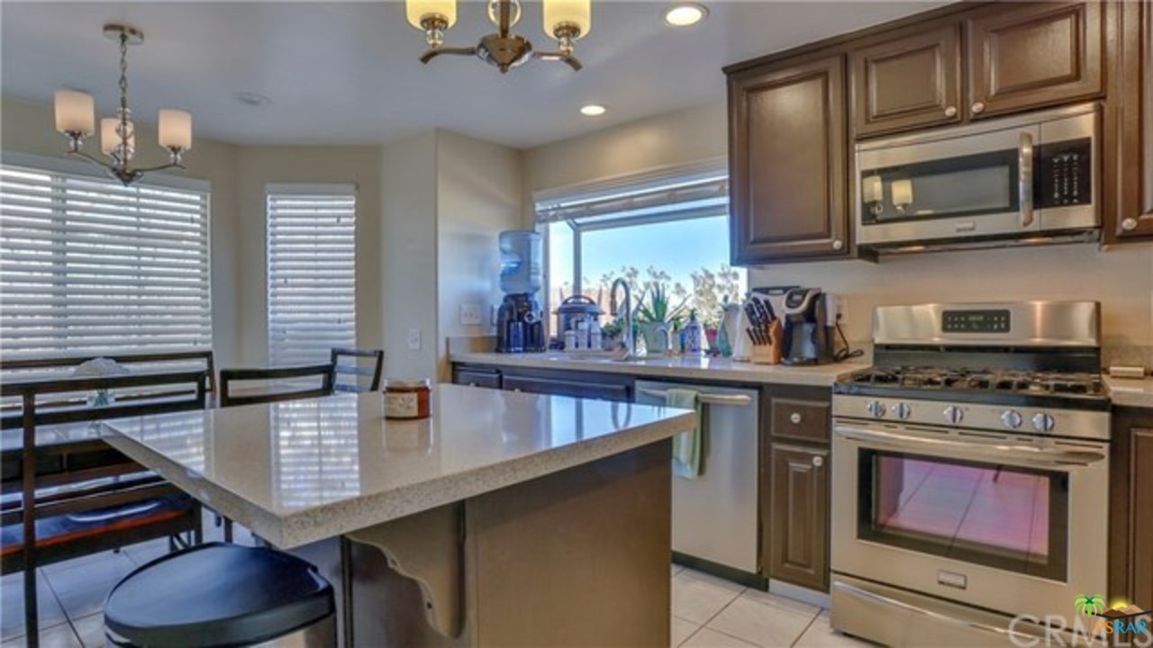 7750 Wesley Road Joshua Tree, CA 92252 - Photo 9 of 22 Kitchen 3