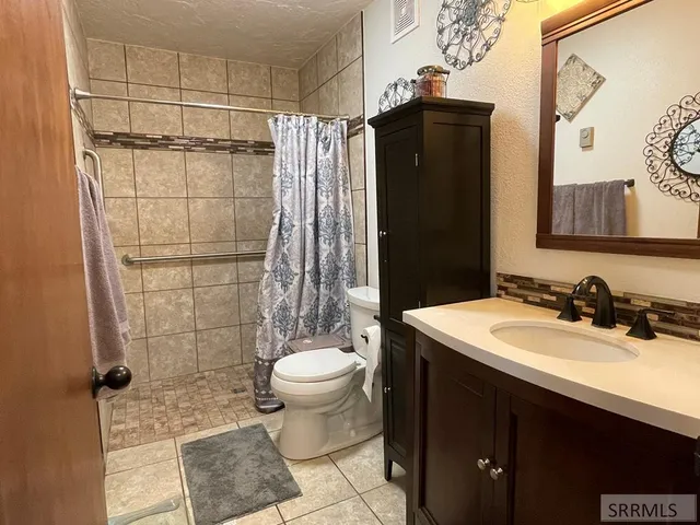 $329,000 | 260 Gifford Street, Blackfoot, ID 83221