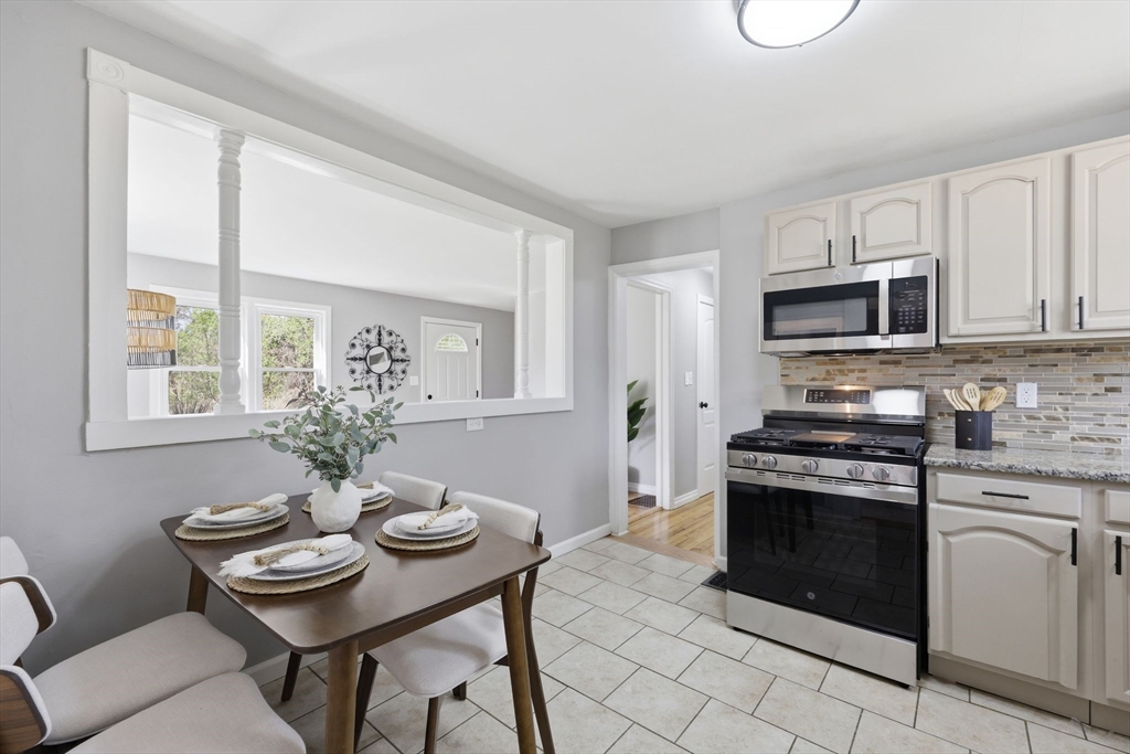 118 Surrey Road Springfield, MA 01118 - Photo 11 of 31