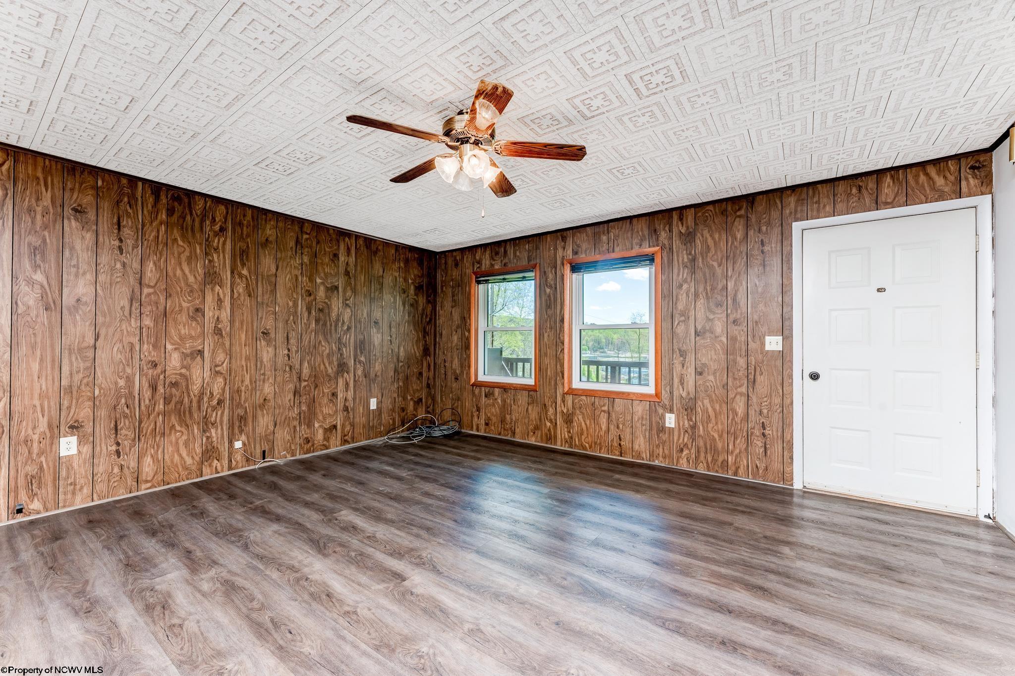 142 Clark Road Morgantown, WV 26508 - Photo 7 of 29 Gallery Image 7