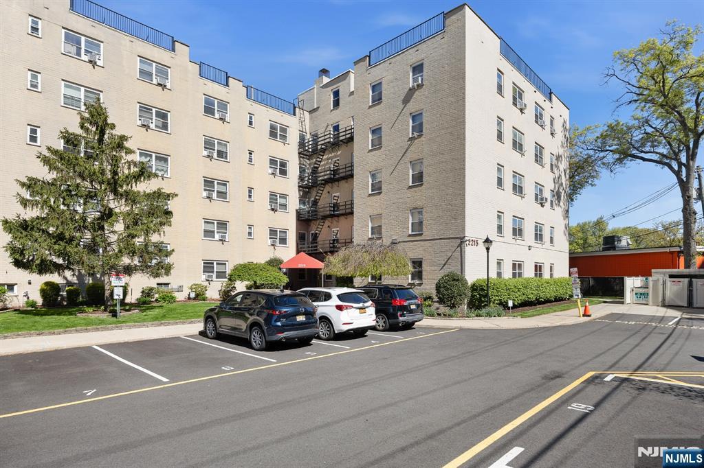 2215 North Central Road, Unit 4A Fort Lee, NJ 07024 - Photo 16 of 16