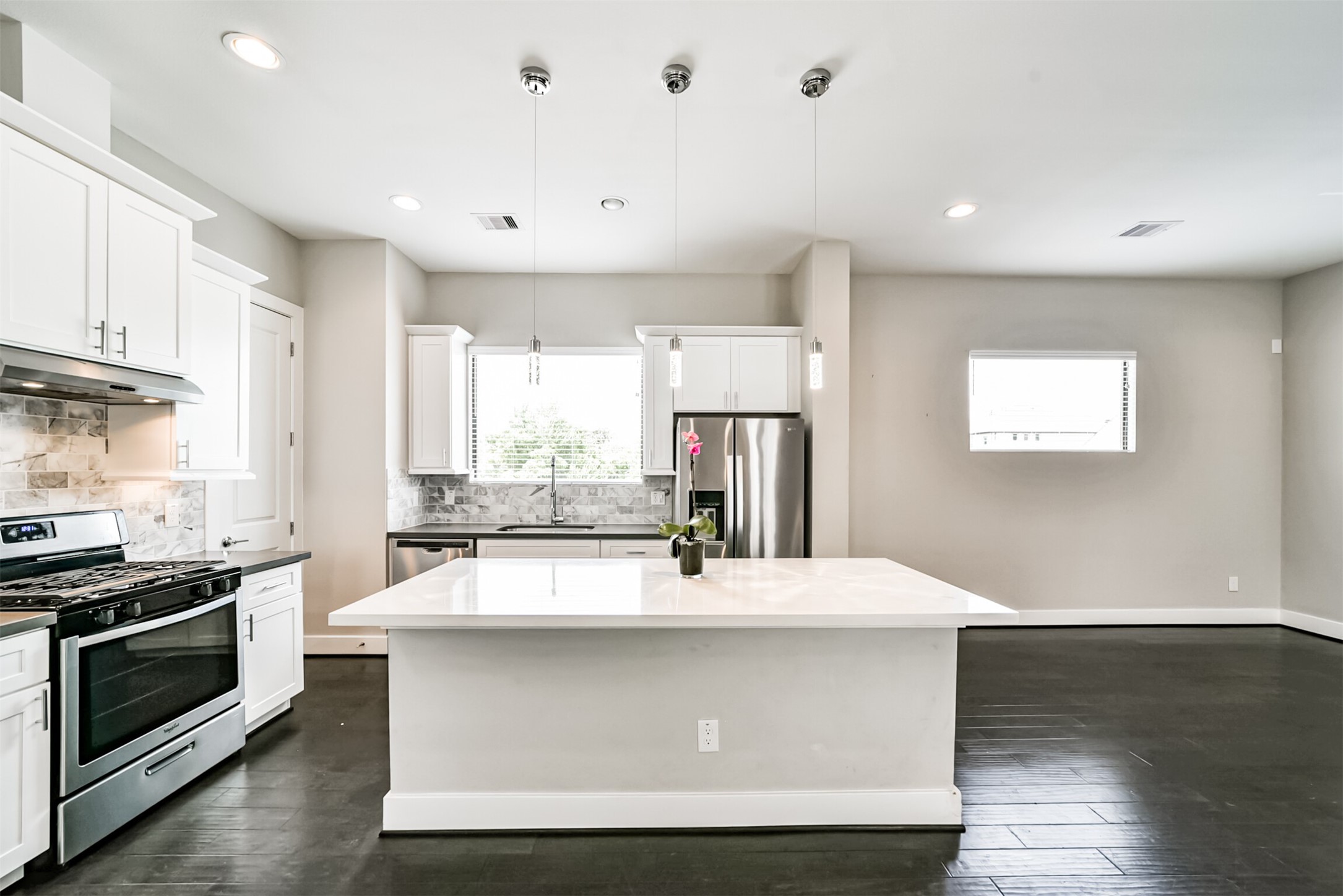 10806 Warwana Road, Unit G Houston, TX 77043 - Photo 14 of 41 Gallery Image 14