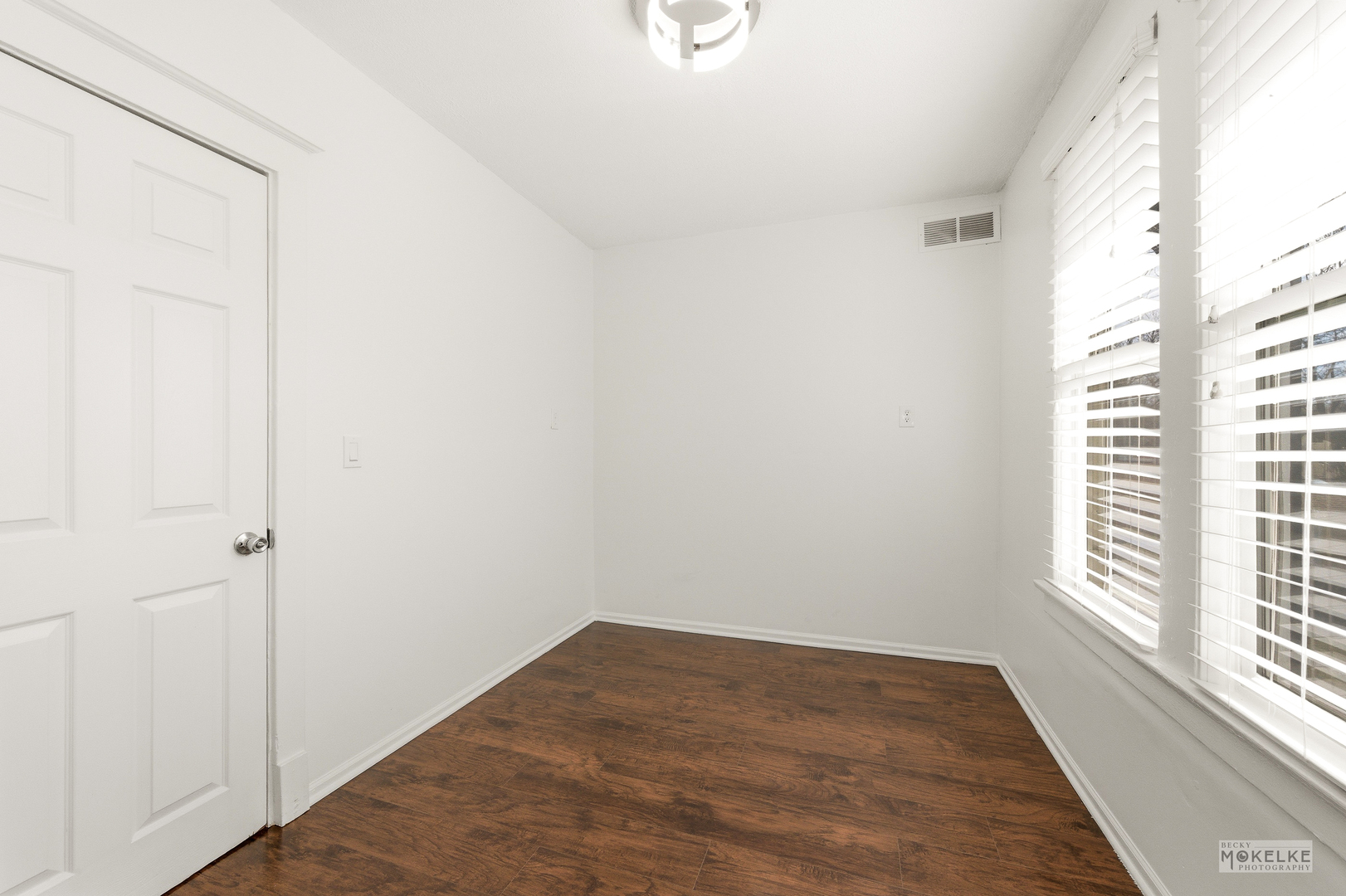 363 Franklin Boulevard Elgin, IL 60120 - Photo 11 of 32 a view of a room that has a window in it