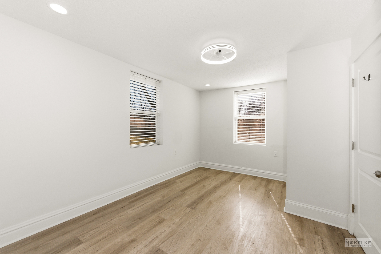 363 Franklin Boulevard Elgin, IL 60120 - Photo 18 of 32 an empty room with wooden floor