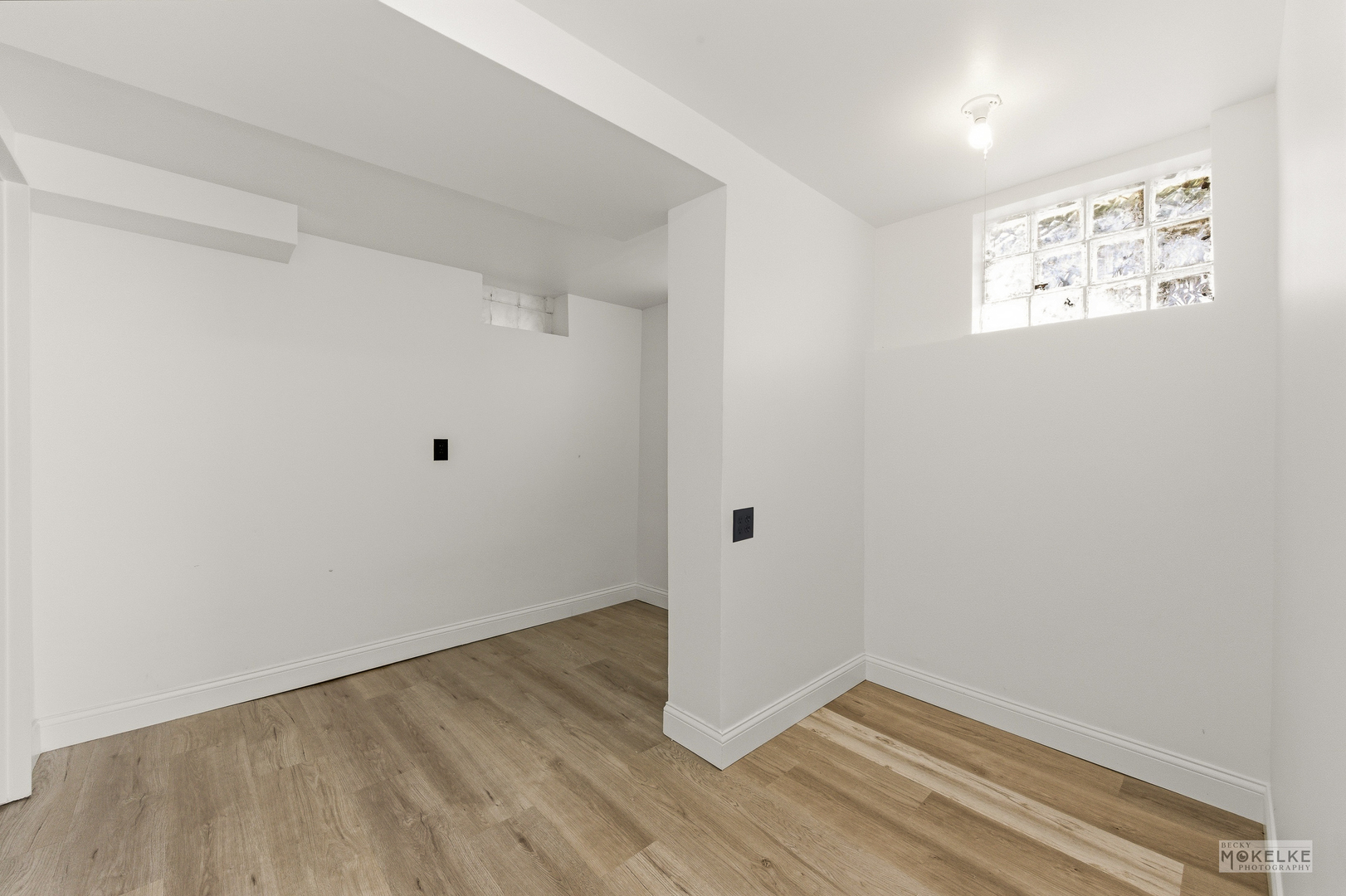 363 Franklin Boulevard Elgin, IL 60120 - Photo 21 of 32 a view of an empty room with wooden floor