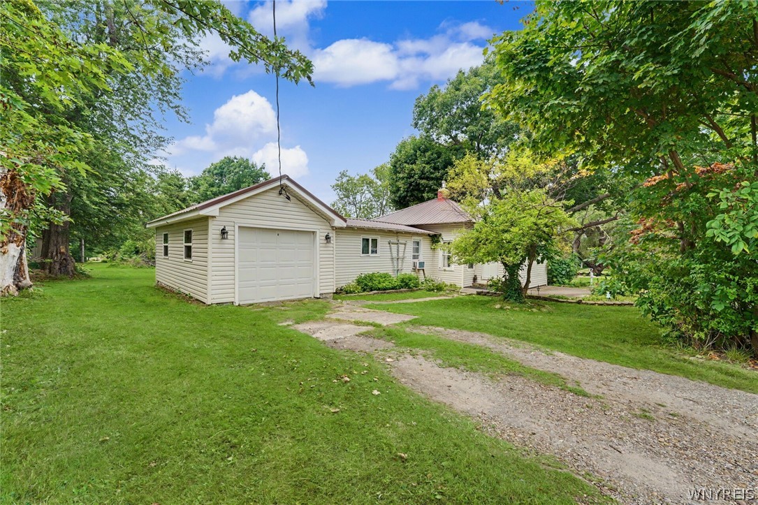 10604 Lake Shore Road Brant, NY 14081 - Photo 3 of 41 Gallery Image 3