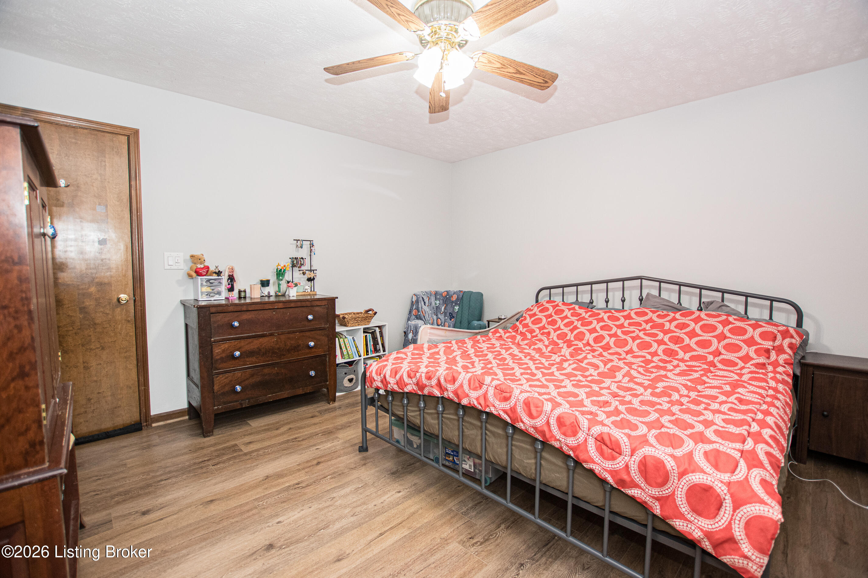 2801 Lexham Road Louisville, KY 40220 - Photo 17 of 42 .