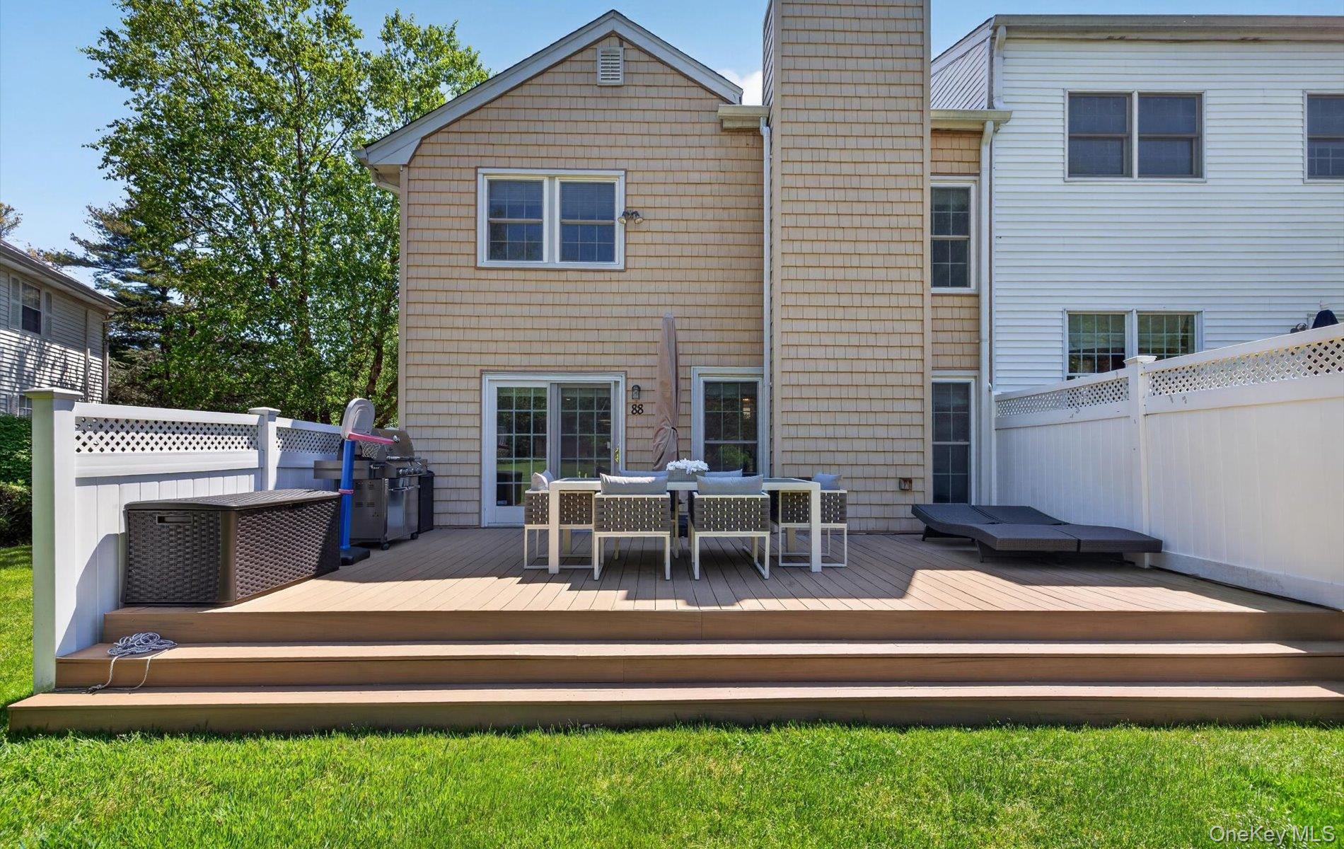 88 Hidden Ridge Drive Syosset, NY 11791 - Photo 31 of 37