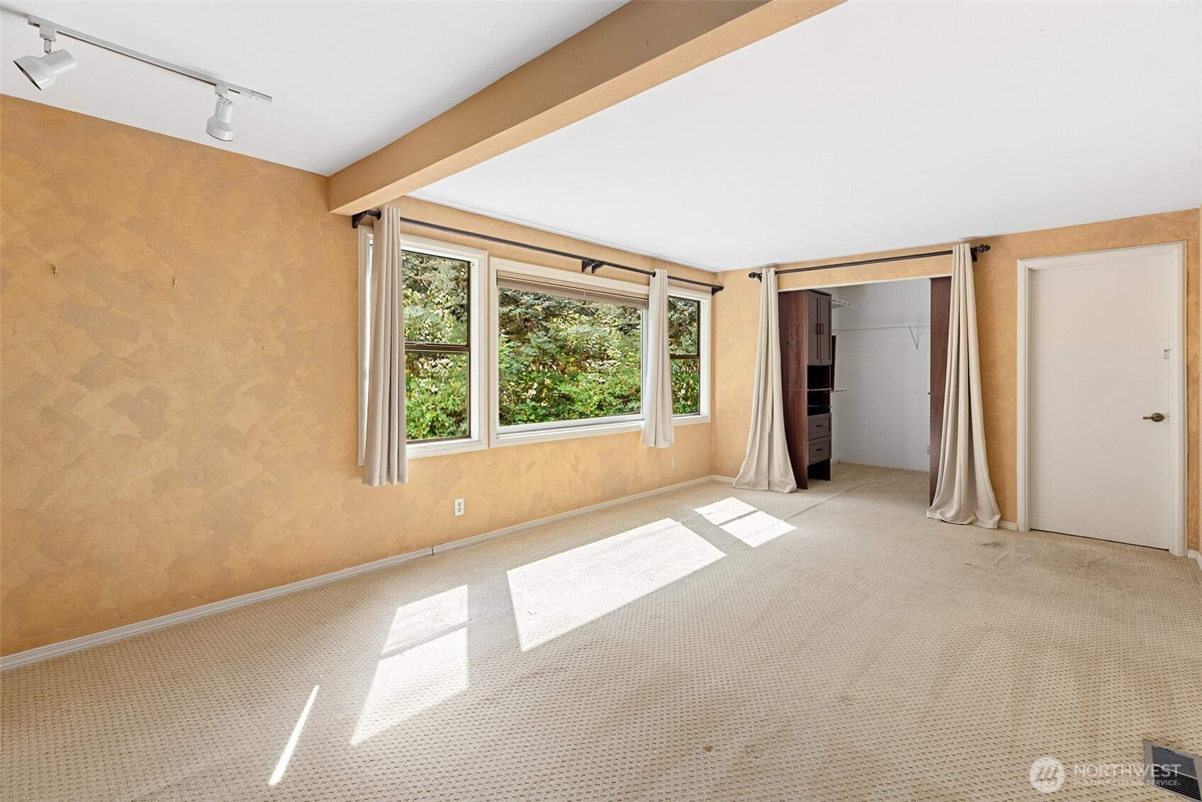 6391 Northeast Tolo Road Bainbridge Island, WA 98110 - Photo 29 of 40 Gallery Image 29