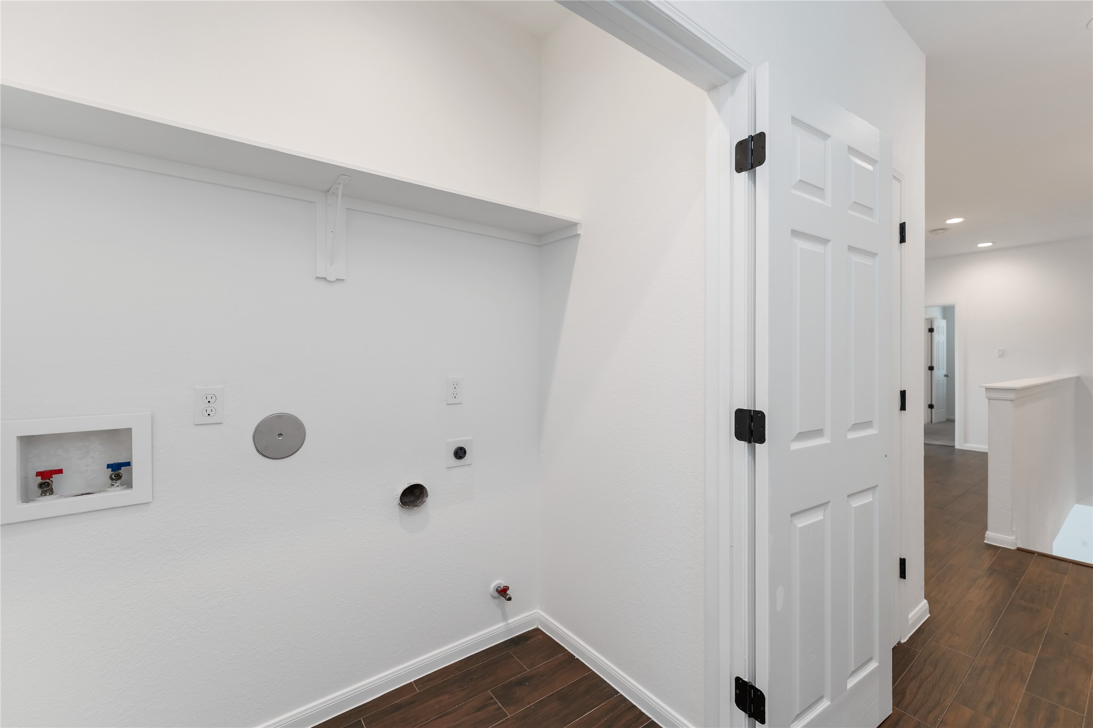 7902 Parnell Street, Unit B Houston, TX 77051 - Photo 12 of 13 a bathroom with a bathtub and shower